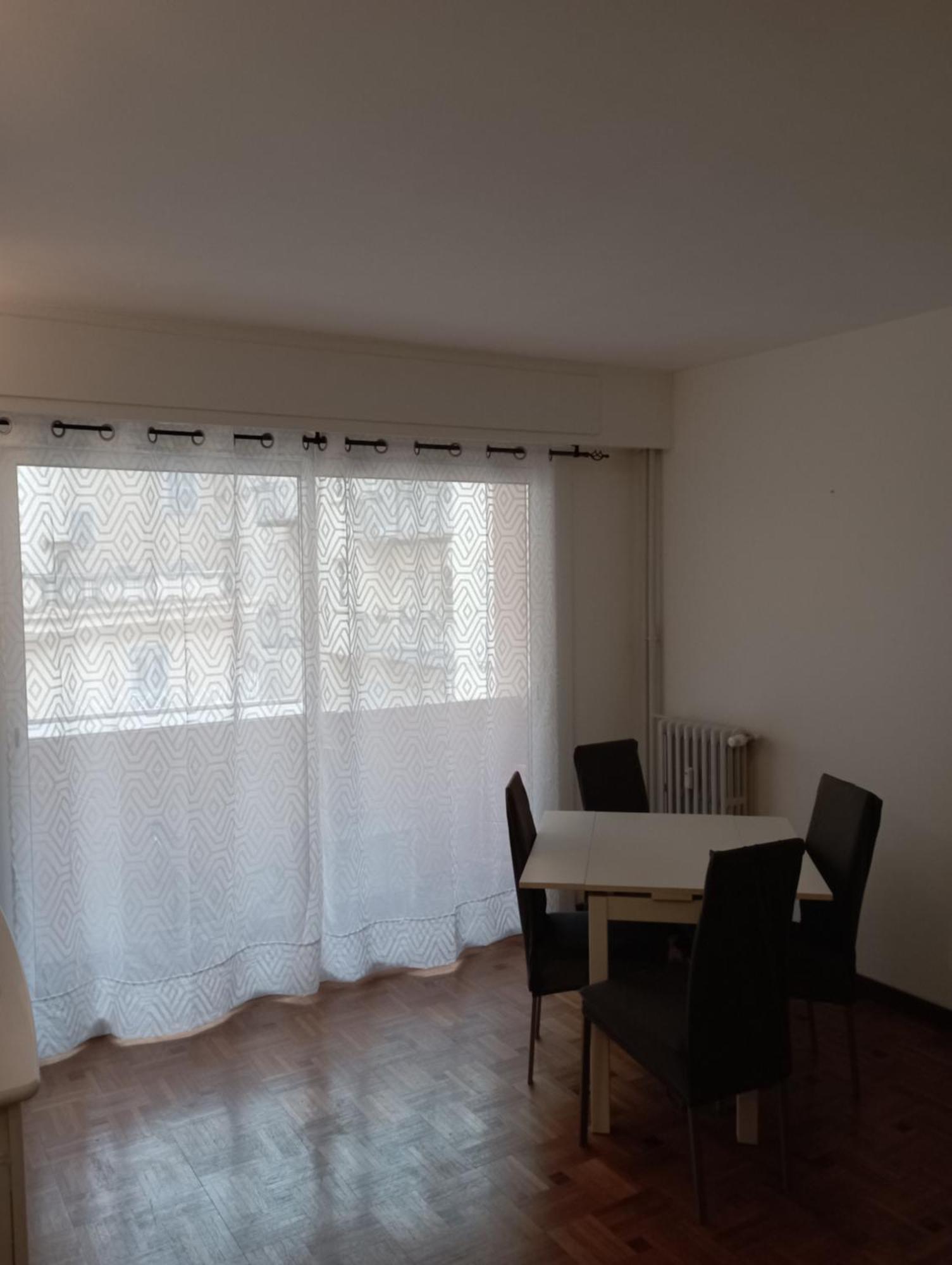 Apartment Joly 2 Pieces A 100 Mt De La *