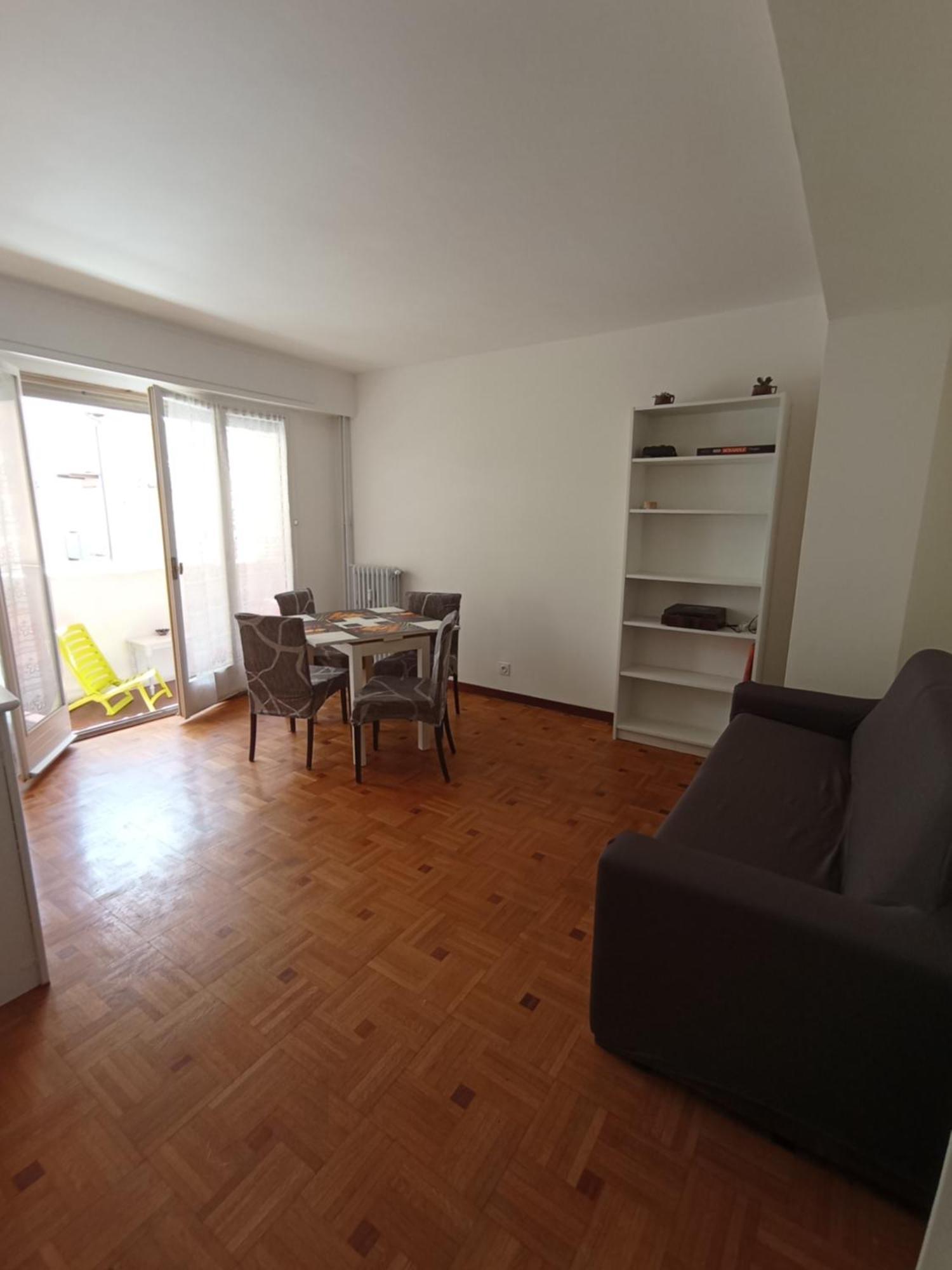 Joly 2 Pieces A 100 Mt De La Apartment
