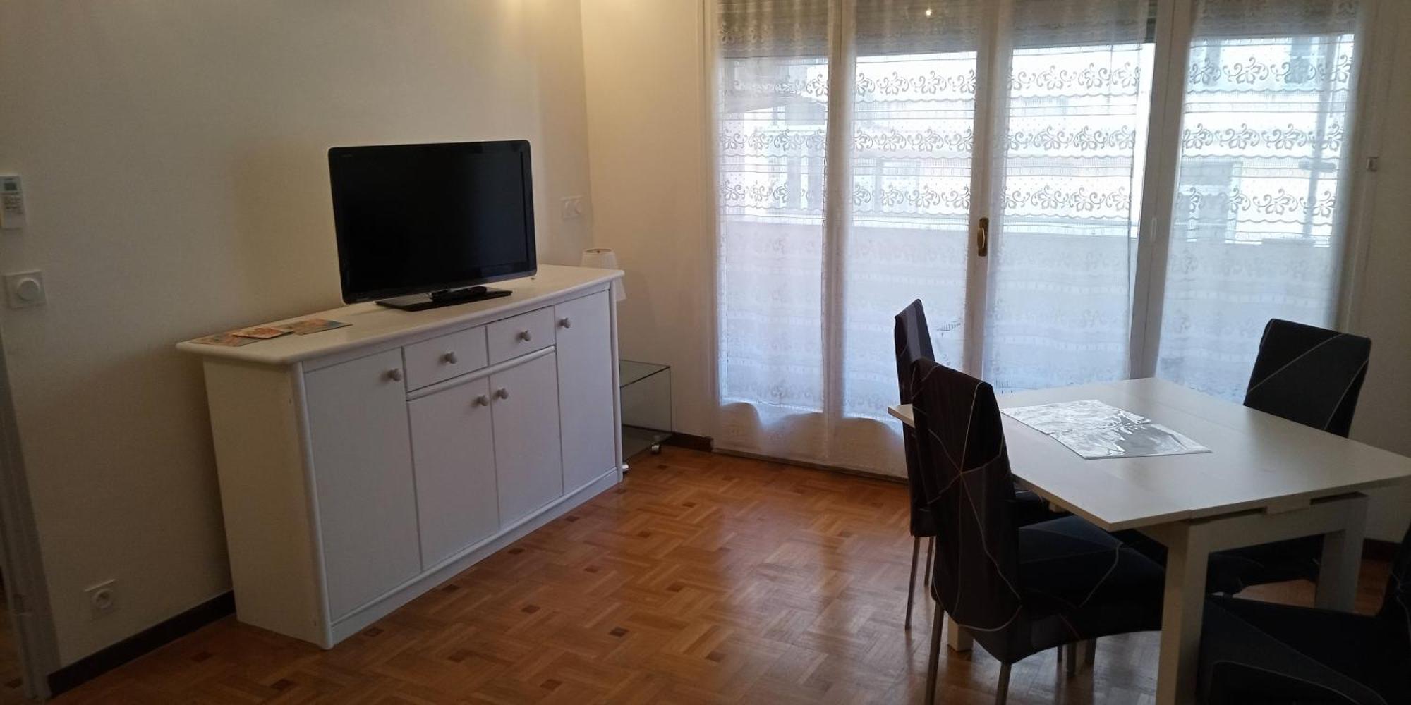 Joly 2 Pieces A 100 Mt De La Apartment *